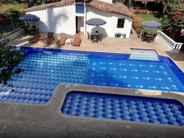 Imagen de la piscina del Hotel Bienmesabe. Foto 16