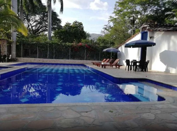 Imagen de la piscina del Hotel Bienmesabe. Foto 17