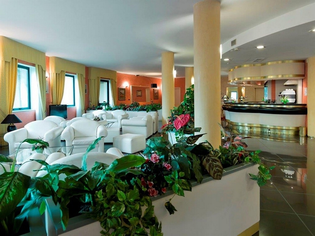 Imagen de los interiores del Hotel Bifi. Foto 13