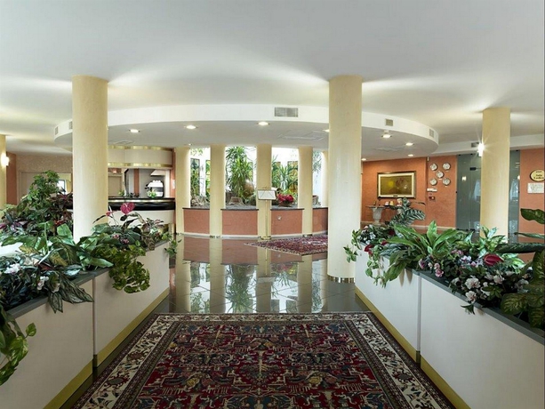 Imagen de los interiores del Hotel Bifi. Foto 14