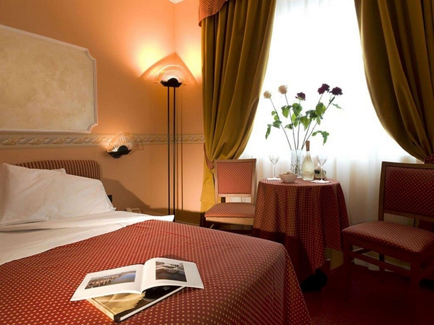 Imagen de la habitación del Hotel Bifi. Foto 9