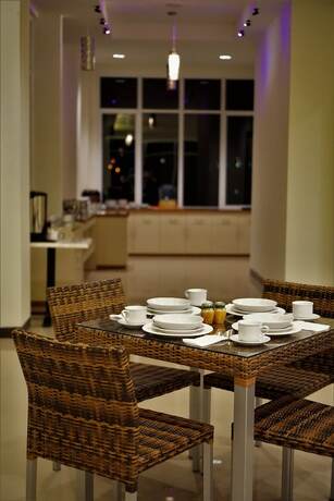 Imagen del bar/restaurante del Hotel Big Fish. Foto 19
