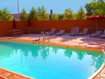 Imagen de la piscina del Hotel Big Horn Lodge. Foto 7