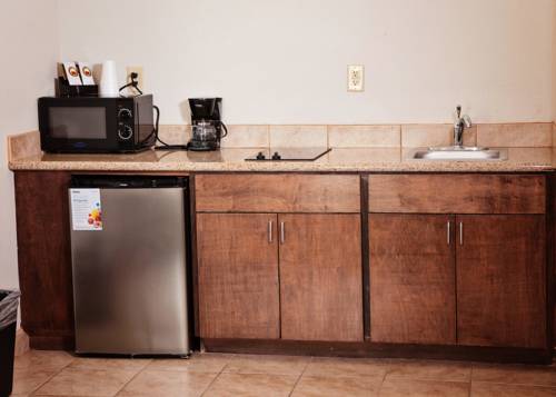 Imagen de la habitación del Hotel Big Lake Inn and Suites. Foto 4