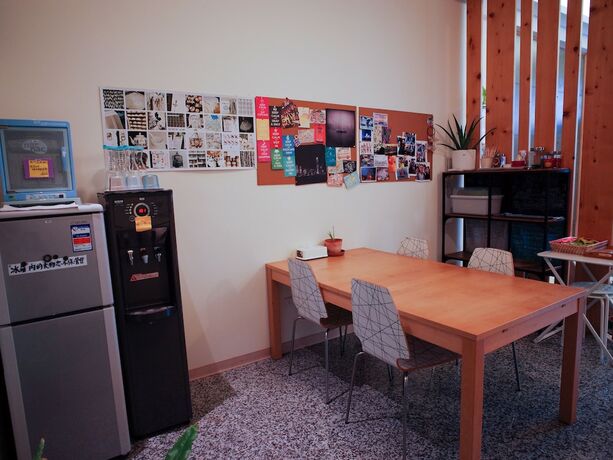 Imagen de los interiores del Hotel Big Nose Inn. Foto 36