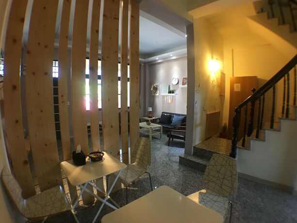 Imagen de los interiores del Hotel Big Nose Inn. Foto 37