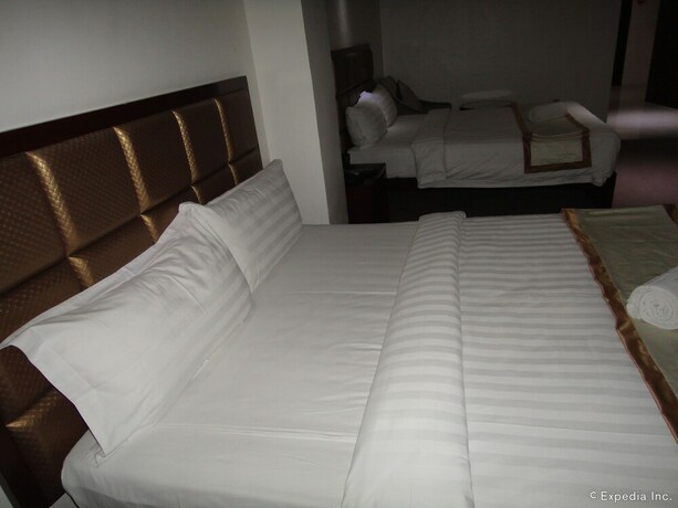 Imagen de la habitación del Hotel Big Suites. Foto 2