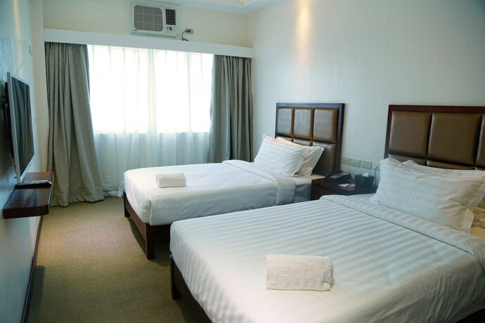 Imagen de la habitación del Hotel Big Suites. Foto 11