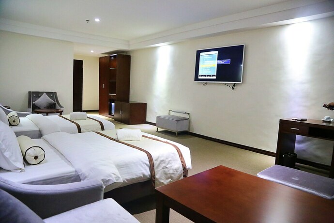 Imagen de la habitación del Hotel Big Suites. Foto 13