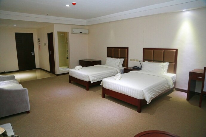 Imagen de la habitación del Hotel Big Suites. Foto 14