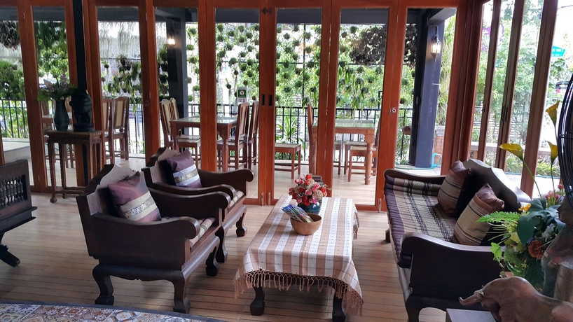 Imagen de los interiores del Hotel Big Tree Old Town. Foto 16