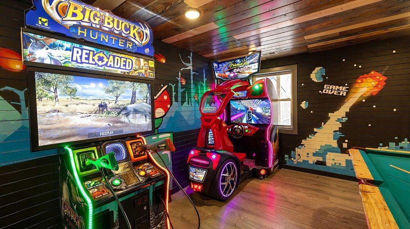 Imagen de la habitación del Hotel Bigfoot Bunkhouse Pool Views Theater Arcade Firepit Book Now. Foto 12