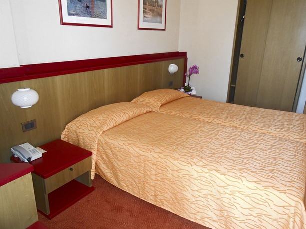Imagen de la habitación del Hotel Bike La Perla. Foto 10