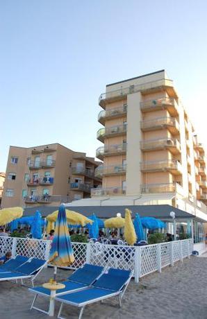 Imagen general del Hotel Bikini Tropicana Family. Foto 13