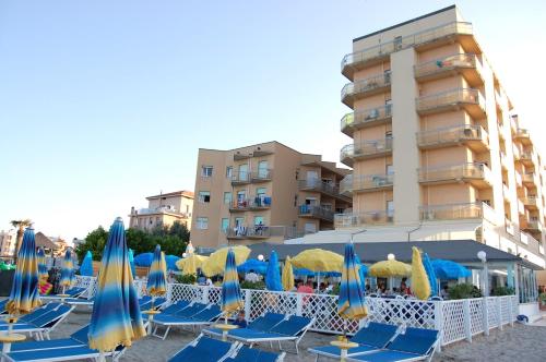 Imagen general del Hotel Bikini Tropicana Family. Foto 14