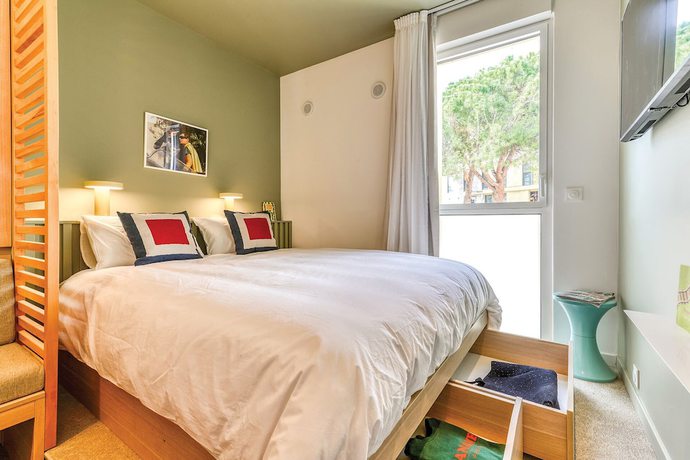 Imagen de la habitación del Hotel Bikube Montpellier. Foto 6