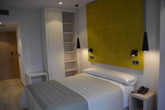 Imagen de la habitación del Hotel Bilbao Plaza. Foto 13