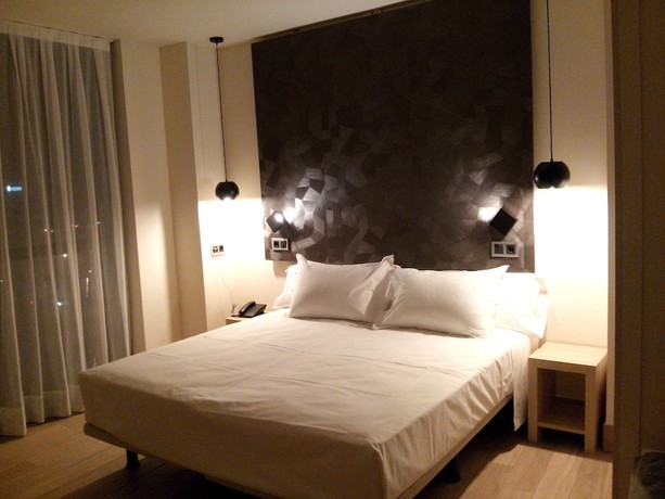 Imagen de la habitación del Hotel Bilbao Plaza. Foto 14
