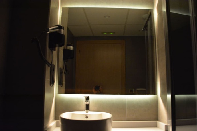 Imagen de la habitación del Hotel Bilbao Plaza. Foto 17