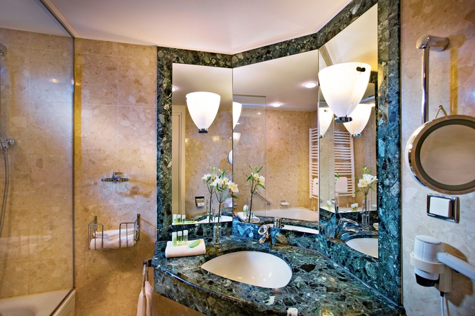 Imagen de la habitación del Hotel Bilderberg Bellevue Dresden. Foto 10