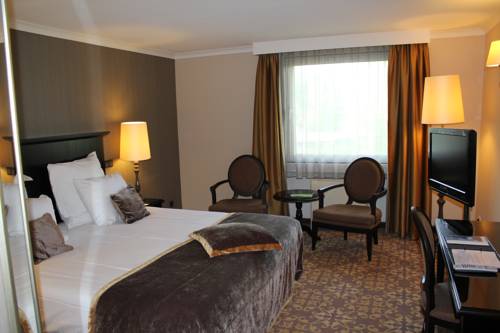 Imagen de la habitación del Hotel Bilderberg Château Holtmühle. Foto 3