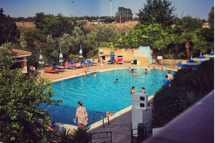 Imagen de la piscina del Hotel Bilha. Foto 16