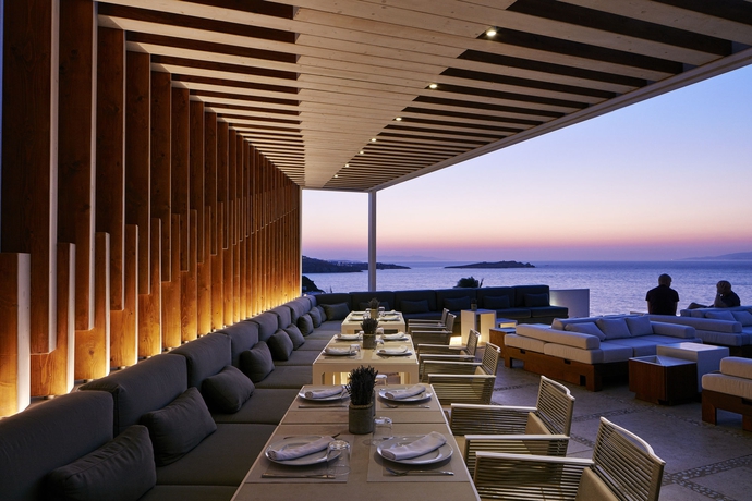 Imagen del bar/restaurante del Hotel Bill and Coo Suites and Lounge. Foto 2