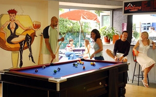 Imagen de los exteriores del Hotel Billabong Backpackers Resort. Foto 1