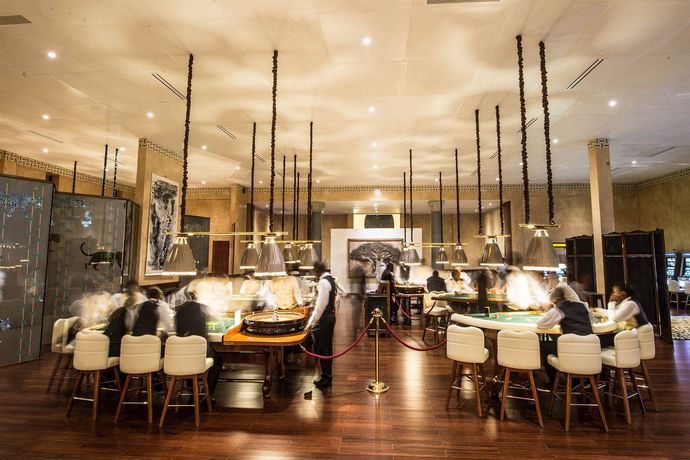 Imagen del bar/restaurante del Hotel Billionaire Resort and Retreat. Foto 3