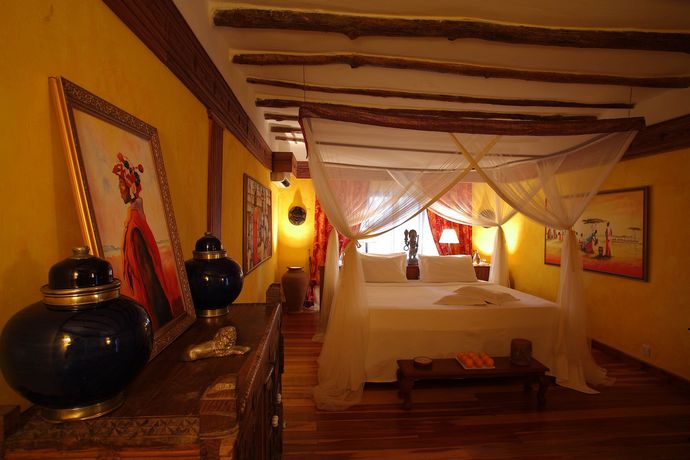 Imagen de la piscina del Hotel Billionaire Resort and Retreat. Foto 15