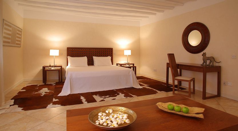 Imagen de la piscina del Hotel Billionaire Resort and Retreat. Foto 16