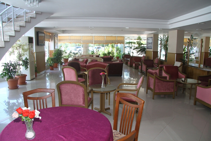Imagen de los interiores del Hotel Billurcu. Foto 12