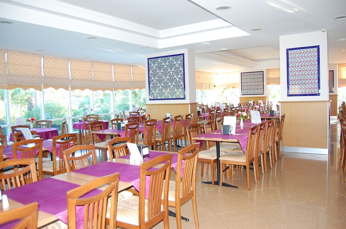 Imagen del bar/restaurante del Hotel Billurcu. Foto 4