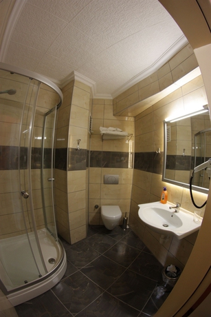Imagen de la habitación del Hotel Billurcu. Foto 5