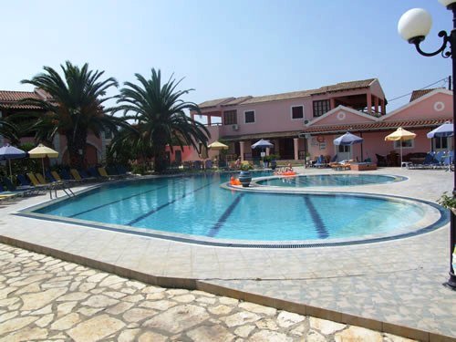 Imagen de la piscina del Hotel Billy and Sandra Studios - Apartments. Foto 12