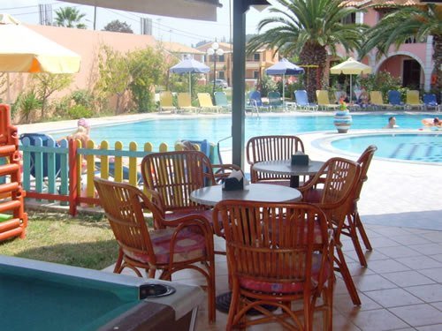 Imagen del bar/restaurante del Hotel Billy and Sandra Studios - Apartments. Foto 2