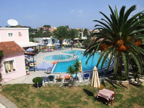 Imagen de la piscina del Hotel Billy and Sandra Studios - Apartments. Foto 16