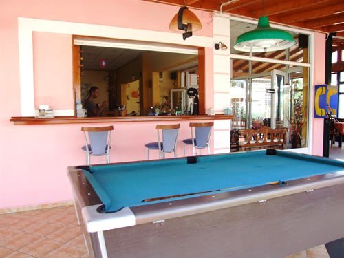 Imagen del bar/restaurante del Hotel Billy and Sandra Studios - Apartments. Foto 3