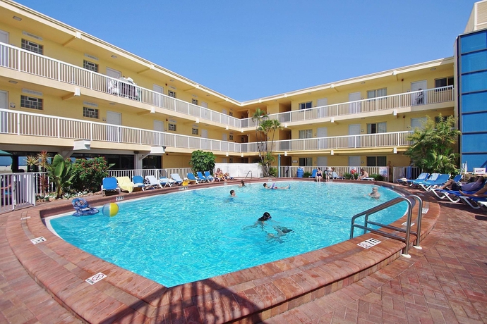 Imagen de la piscina del Hotel Bilmar Beach Resort. Foto 16