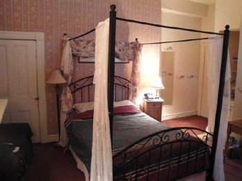 Imagen de la habitación del Hotel Biltmore Suites. Foto 4