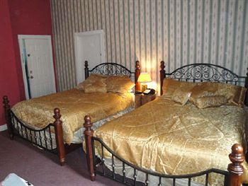 Imagen de la habitación del Hotel Biltmore Suites. Foto 5
