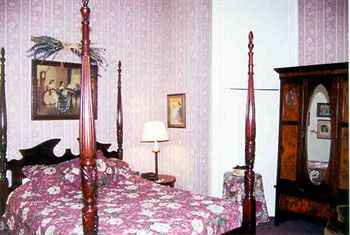 Imagen de la habitación del Hotel Biltmore Suites. Foto 14