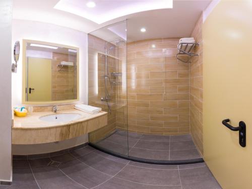 Imagen general del Hotel Bilyana Beach - All Inclusive & Free Beach Access. Foto 9