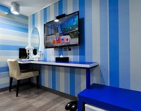 Imagen de la habitación del Hotel Bin City. Foto 4
