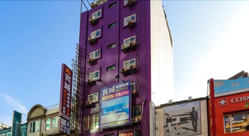 Imagen de los exteriores del Hotel Bin City. Foto 15