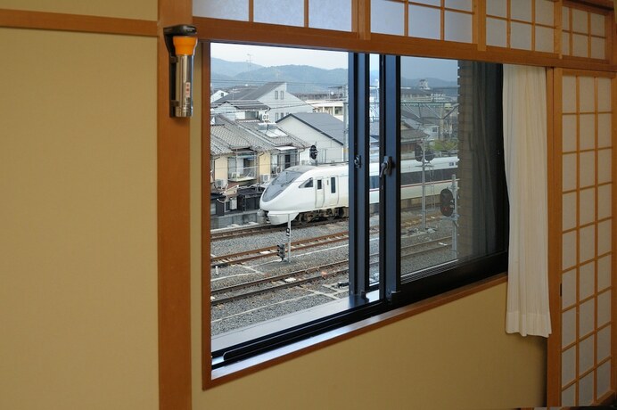 Imagen de la habitación del Hotel Binario Saga Arashiyama. Foto 15