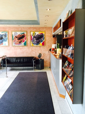 Imagen de los interiores del Hotel Binders Budget City Mountain. Foto 15