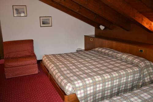 Imagen de la habitación del Hotel Binelli. Foto 8
