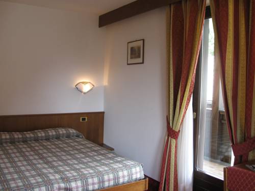 Imagen de la habitación del Hotel Binelli. Foto 13