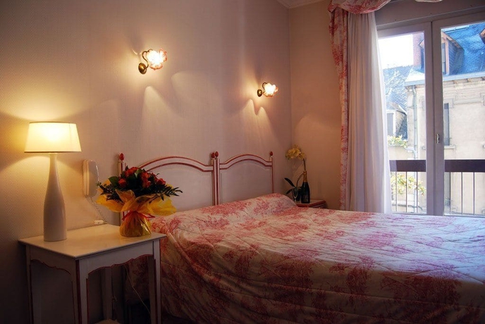 Imagen de la habitación del Hotel Biney. Foto 11